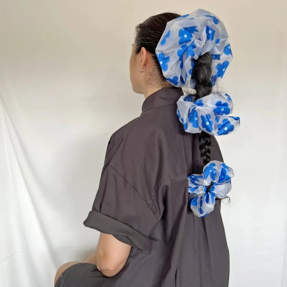 A Bronze Age XXL Oversized Organza Scrunchie in Silver NWT - Picture 2 of 4